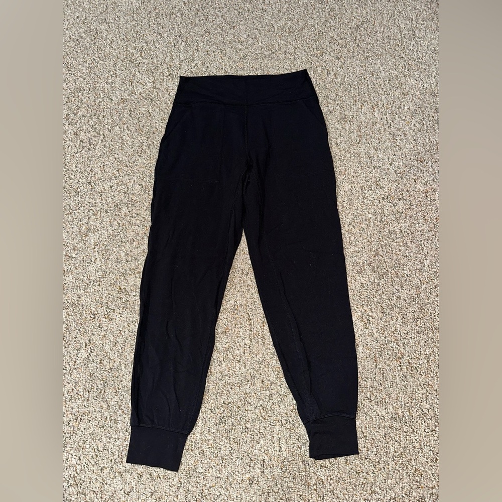 black LULULEMON align high rise joggers